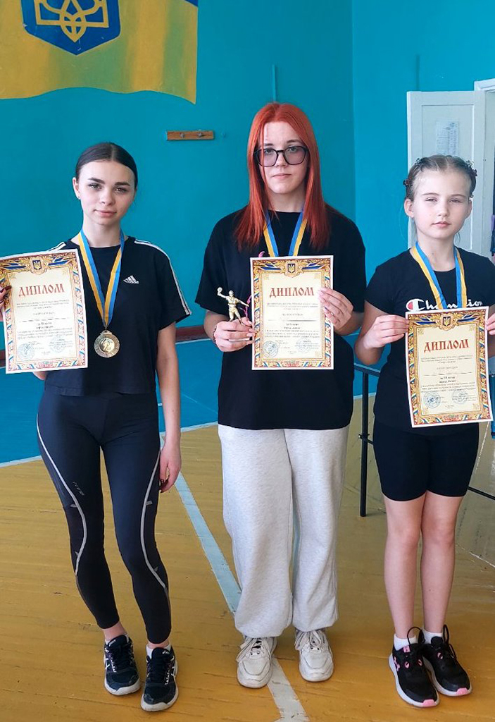 ЗМАГАННЯ З НАСТІЛЬНОГО ТЕНІСУ